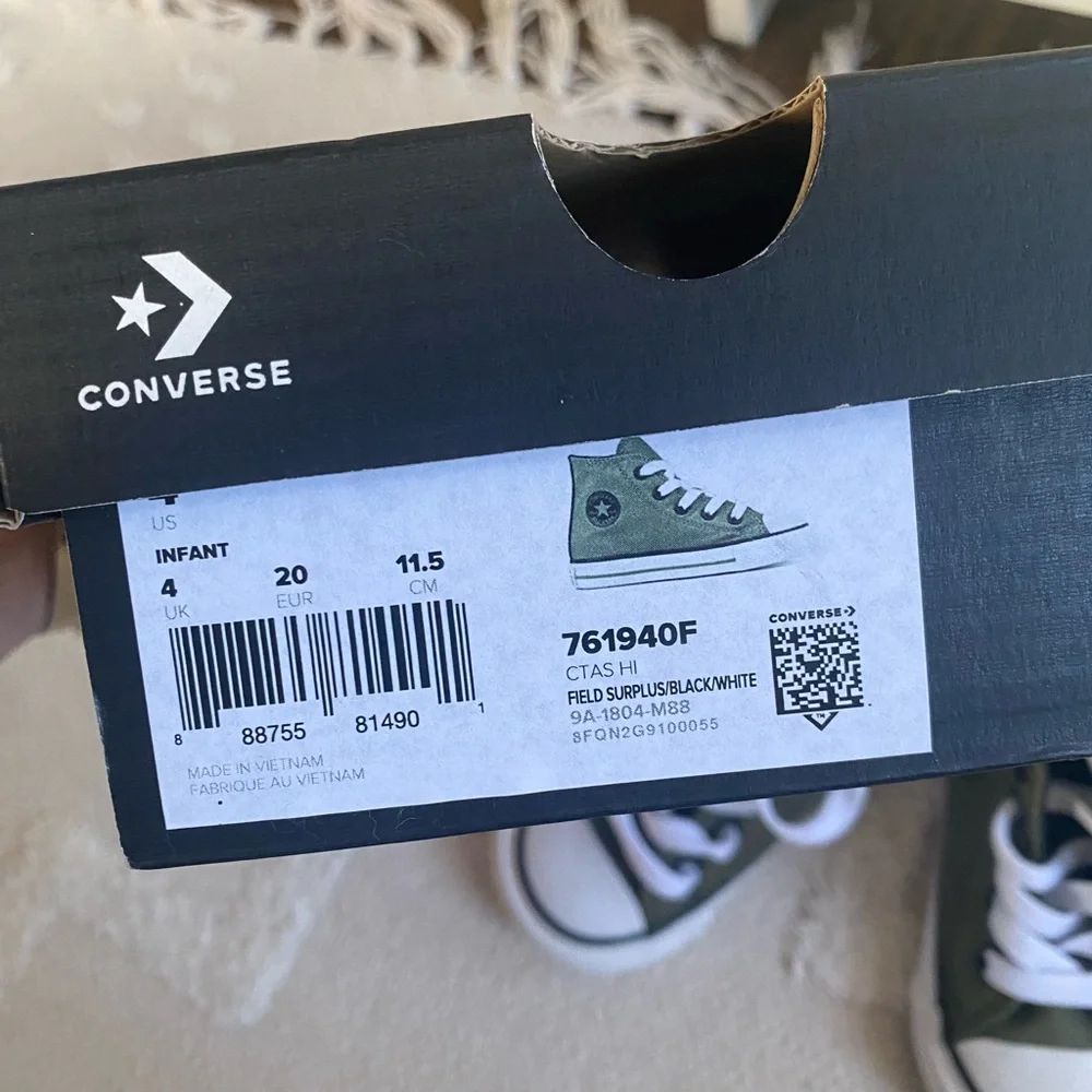 NWT! Baby converse!